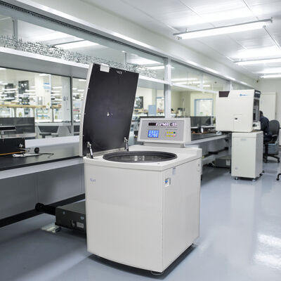 Harga yang bagus CL-CFL6V Sentrifus Kecepatan Rendah Kapasitas Besar 6000r/min 6L untuk Penelitian Lab Biotek Darah on line